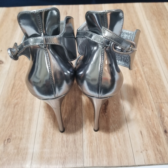 GIANVITO ROSSI Silver leather Ankle Heels - Picture 6 of 8